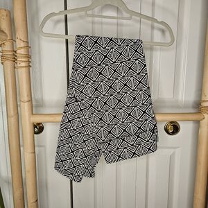 Thick Legging by PINK, Black & White Geometric Pattern